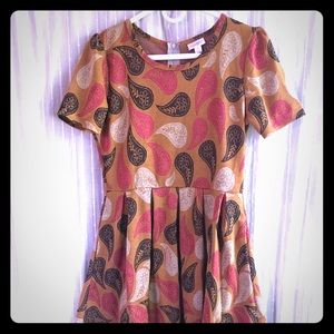 Medium LuLaRoe Amelia dress